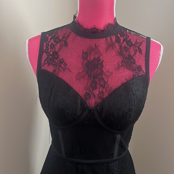 Lulus lace dress - Picture 2 of 4